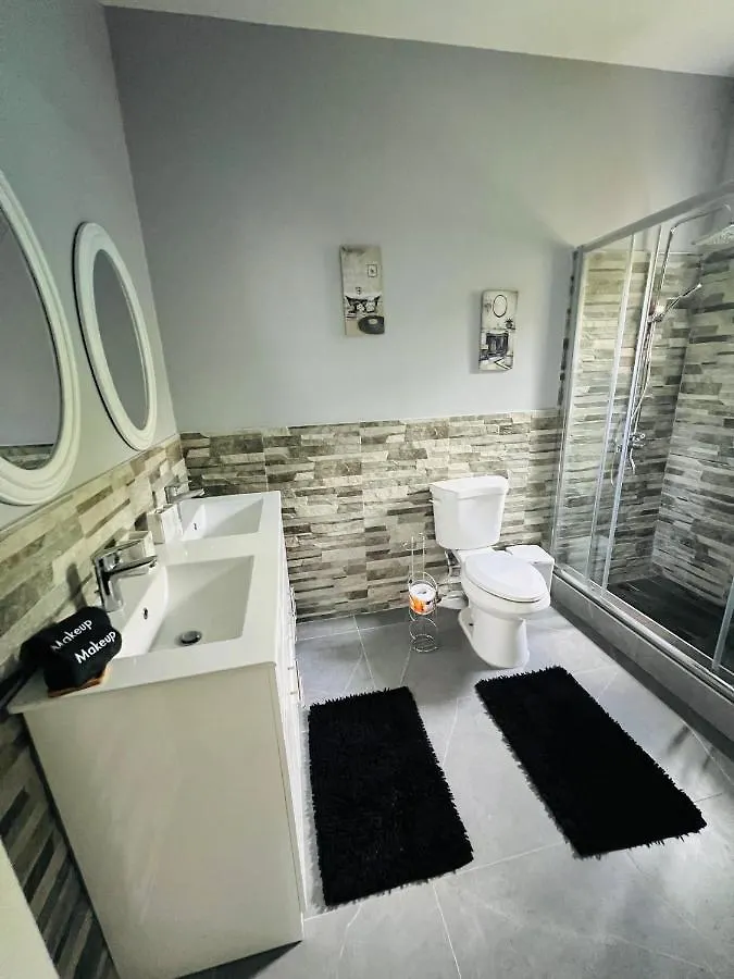 Kingston Vacation Home Two Bedroom