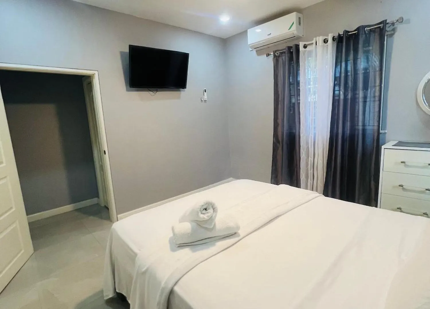 Сasa de vacaciones Kingston Vacation Home Two Bedroom Jamaica